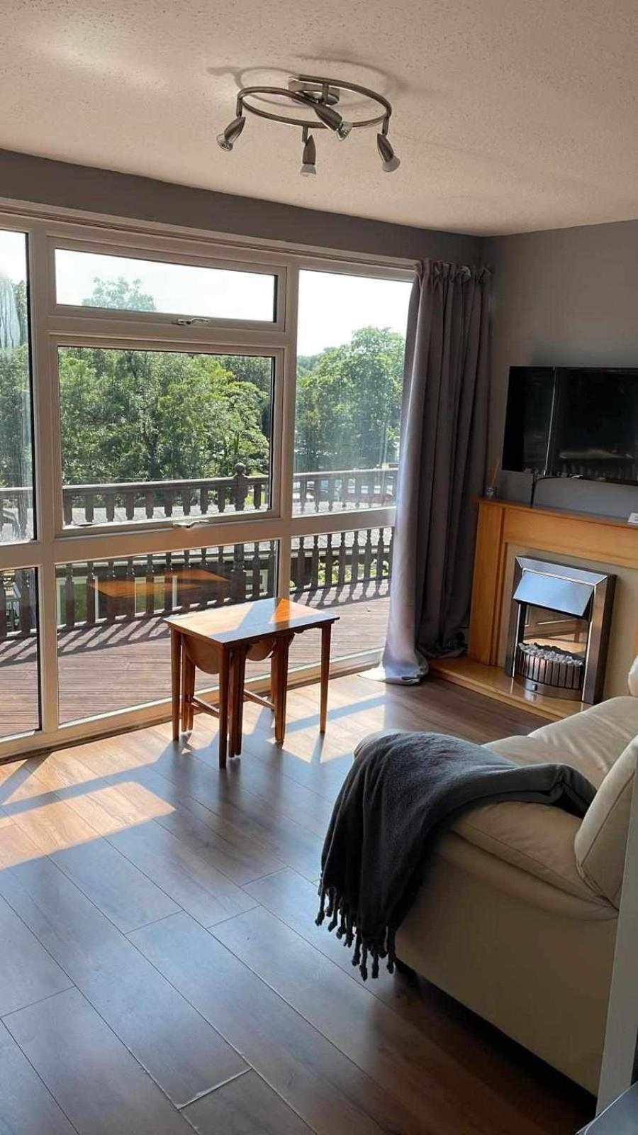 Caeathro 180 River View Cabin מראה חיצוני תמונה